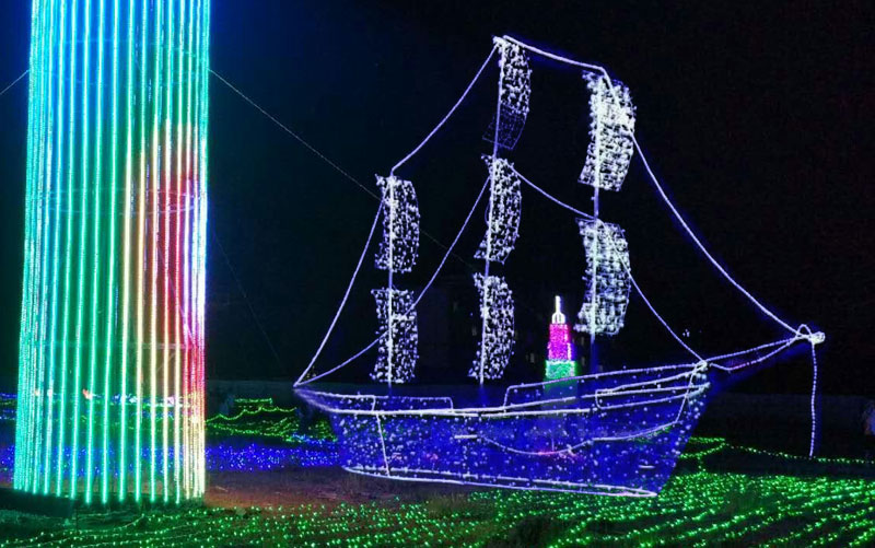 灯光节帆船造型