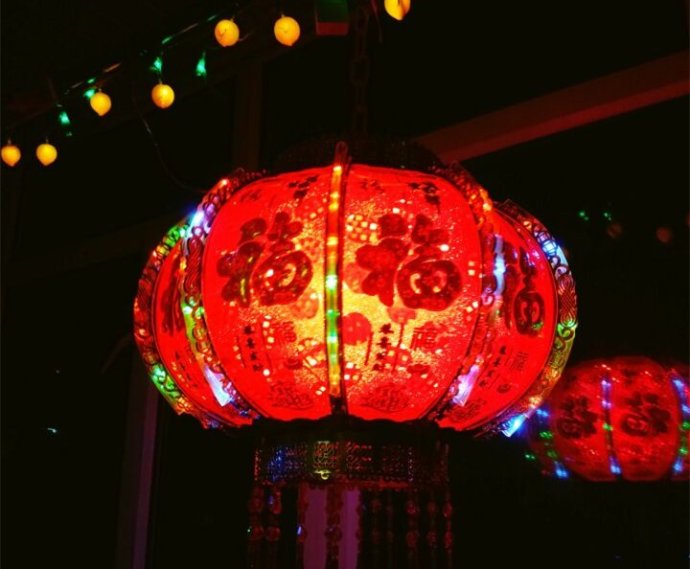 春节怎么挂灯笼